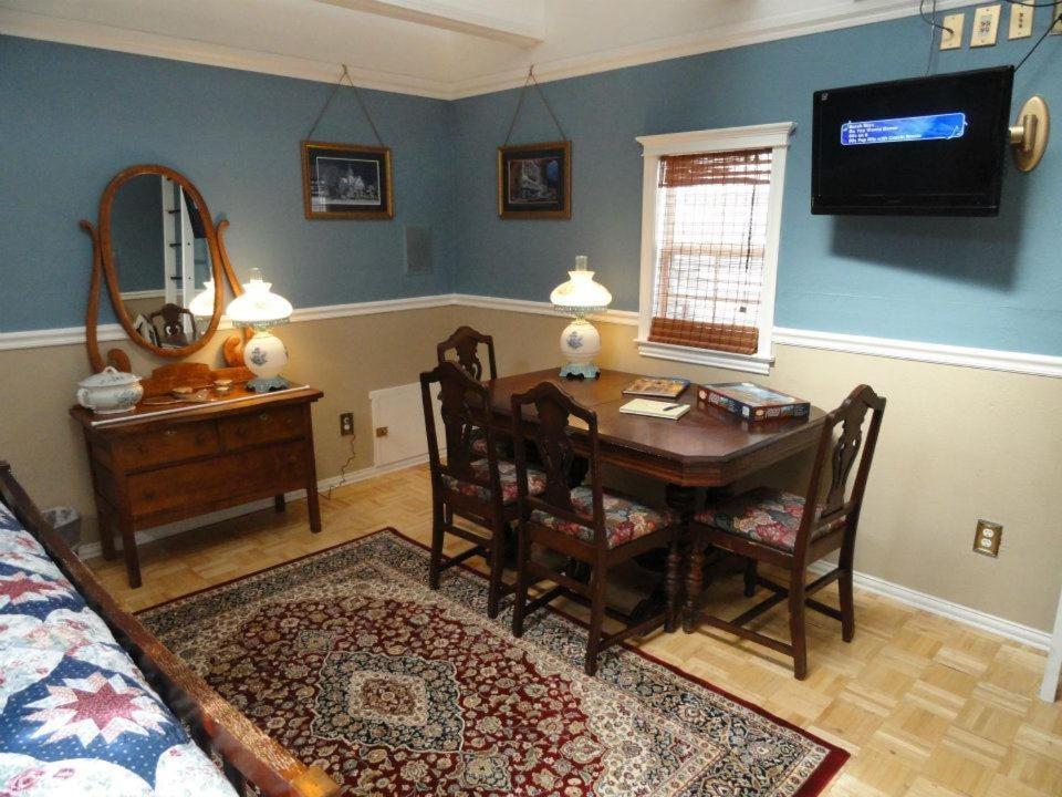 Lumberton Book Nook Inn الغرفة الصورة